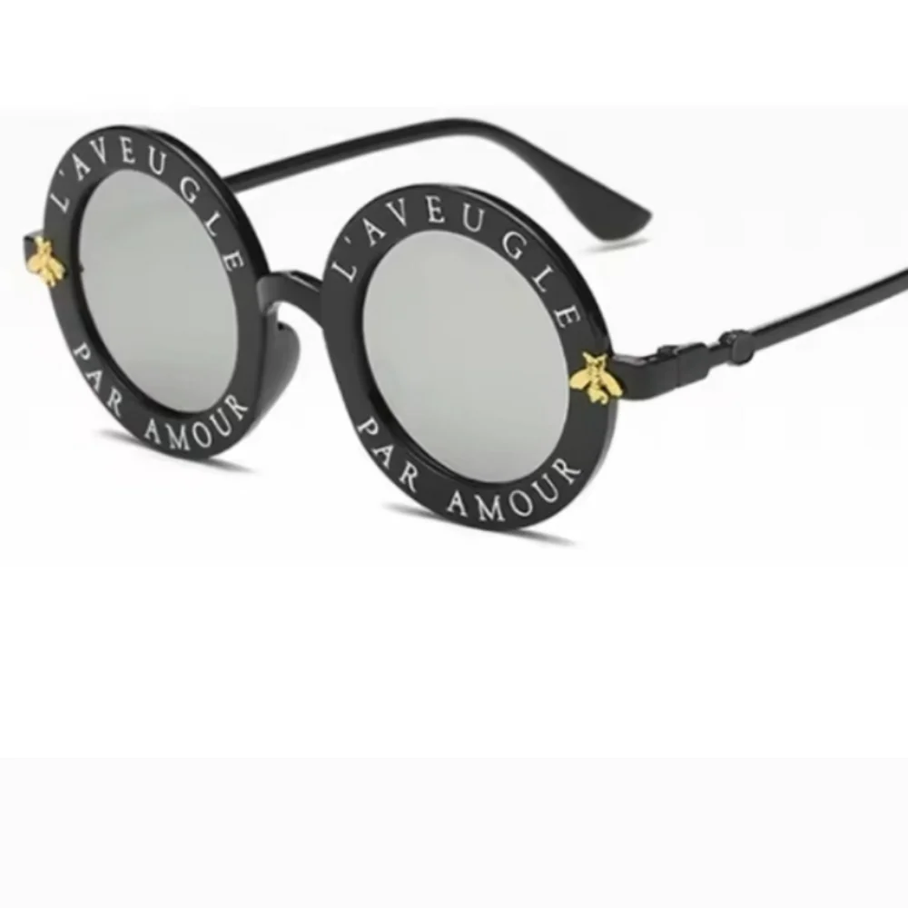 boutique stylish bold